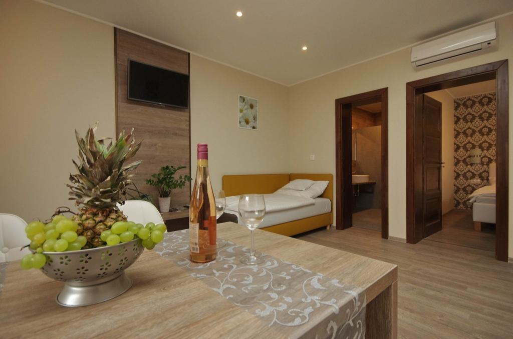 Mosoly Deluxe Apartman غيولا المظهر الخارجي الصورة